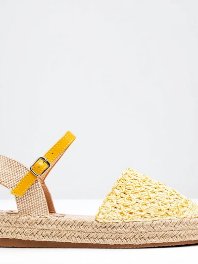 Espadrilles jaunes pour femmes avec un Triumf ajouré - Footwear