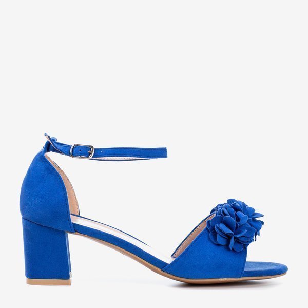 OUTLET Sandales cobalt sur un montant supérieur avec des fleurs Rewolina - Chaussures