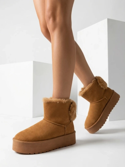 Royalfashion Boots a'la bottes de neige pour femme en couleur camel Goroggo