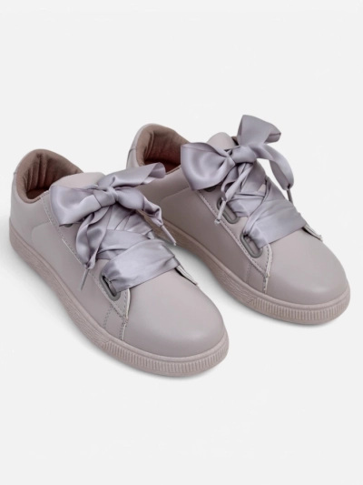 Baskets en éco-cuir Royalfashion pour femmes avec lacets décoratifs Etti