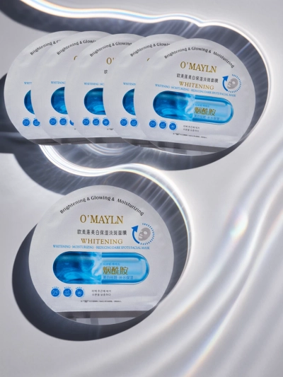 Masque facial en tissu éclat et hydratation