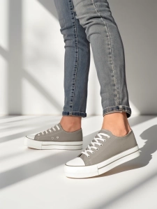 Gris foncé