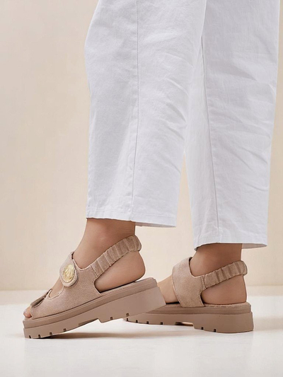 Sandales pour femmes beiges Royalfashion Callista sur plateforme en daim