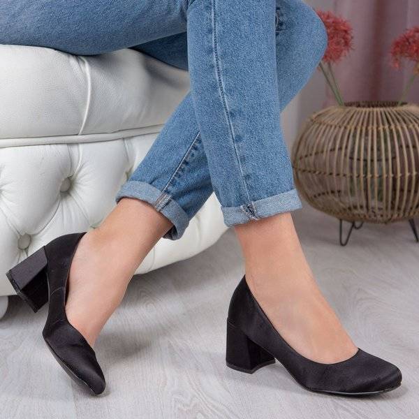 OUTLET Escarpins en satin noir sur tige basse Samira - Footwear