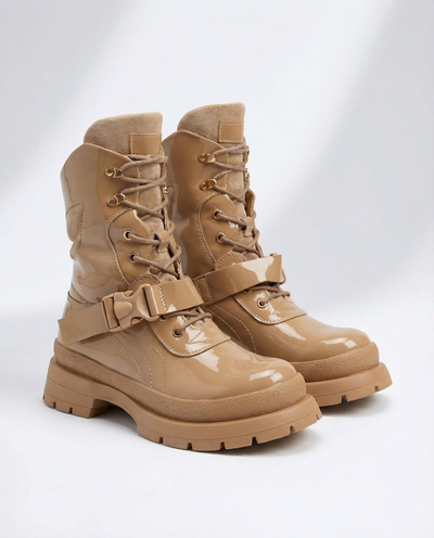 Royalfashion Bottes laquées pour femmes en marron clair Setogy