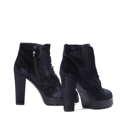 Czarne, welurowe botki na słupku Megan- Obuwie