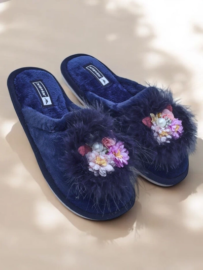 Chaussons en fourrure pour femmes Royalfashion avec des fleurs Ederra