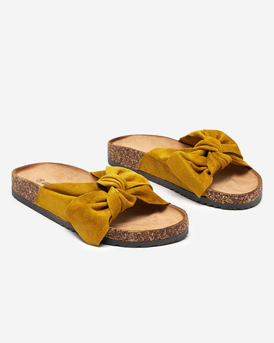 Chaussons femme en éco-daim moutarde avec nœud Maqelia - Footwear