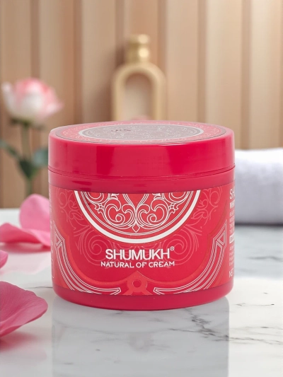 Crème pour le visage et le cou à effet éclaircissant et hydratant Deep Pink