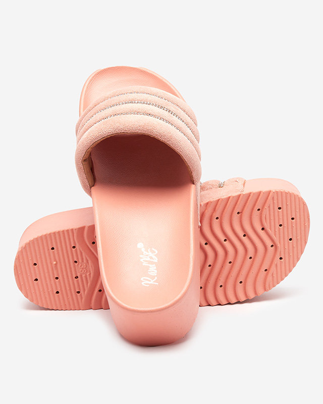 Chaussons femme roses sur la plateforme Sunavi. Chaussures