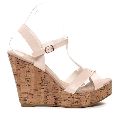 Beżowe sandałki na koturnie Ophelia- Obuwie