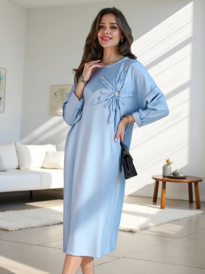 Robe midi Royalfashion pour femmes, tissu surdimensionné avec une fleur