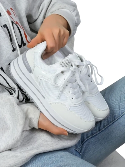 Sneakers de sport pour femmes Royalfashion sur une plateforme Revided