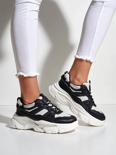 Baskets pour femmes Royalfashion sur une semelle épaisse Lesalli