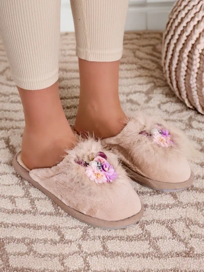 Chaussons en fourrure Royalfashion pour femmes avec fleurs Ederra