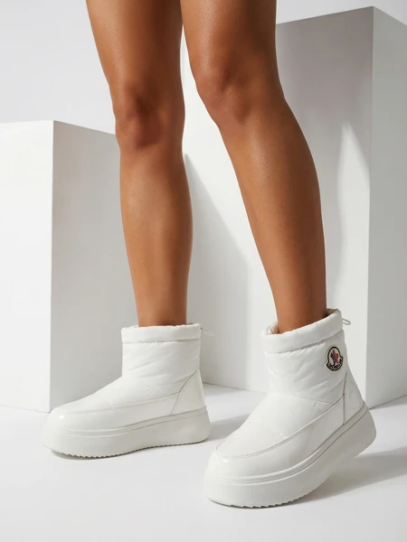 Royalfashion Bottes de neige à enfiler pour femme en blanc Ademra