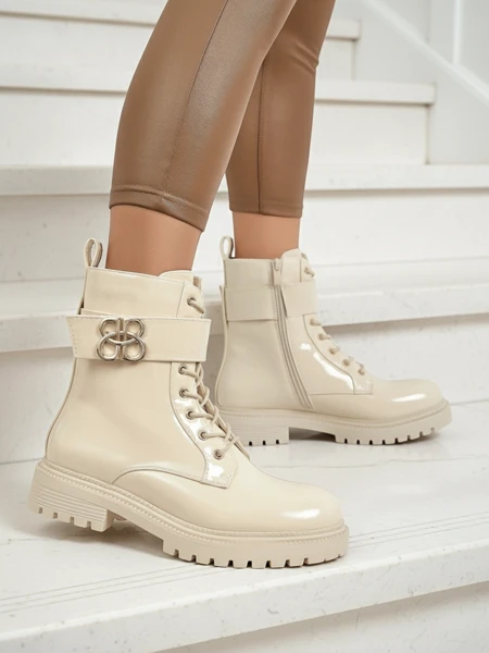 Bottines beiges Ariadne en cuir écologique avec fermeture éclair, bout rond et élégant