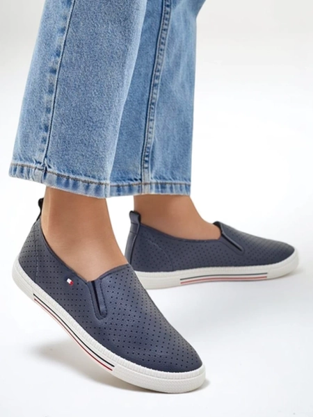 Chaussures pour femmes Royalfashion à enfiler perforées Vielles