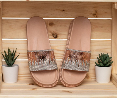 Różowe klapki z kamyczkami Avianna- Obuwie