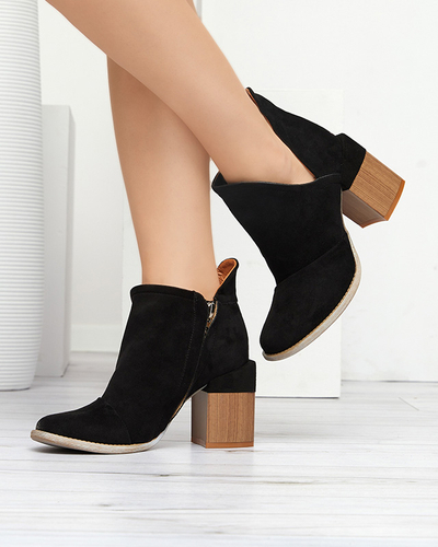 Bottes pour femmes avec découpes en noir Plinara - Chaussures