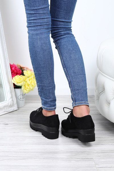 Czarne półbuty na wysokiej platformie Erica- Obuwie