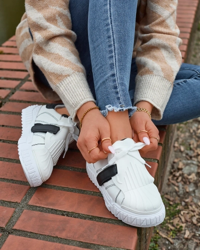 OUTLET Chaussures de sport pour femmes, noires et blanches, avec empiècements en caoutchouc Inika - Footwear