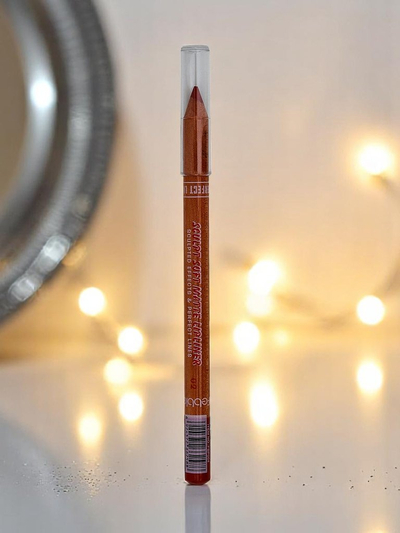 Crayon à lèvres dans la teinte Rosy