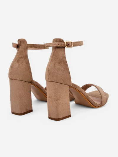 Sandales en éco-suède pour femmes Royalfashion Qwadrat