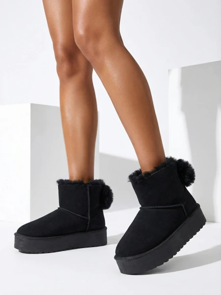 Royalfashion Bottes femmes a'la snow boots en noir Goroggo