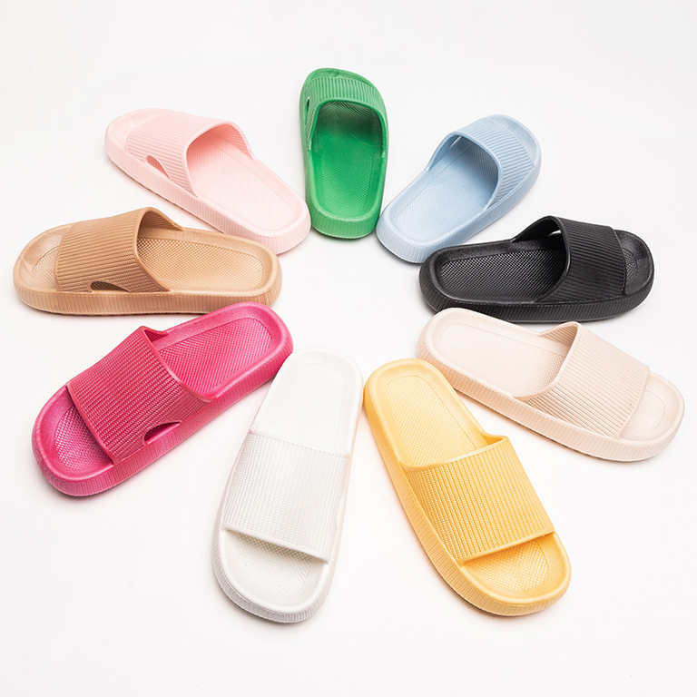 Chaussons en caoutchouc bleu avec gaufrage Olinda - Chaussures