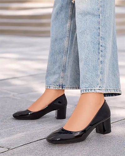 Escarpins à talons bas pour femmes de Royalfashion Penoi