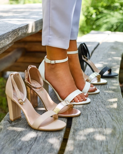 Royalfashion Sandales à talons hauts pour femmes en blanc Iocalia