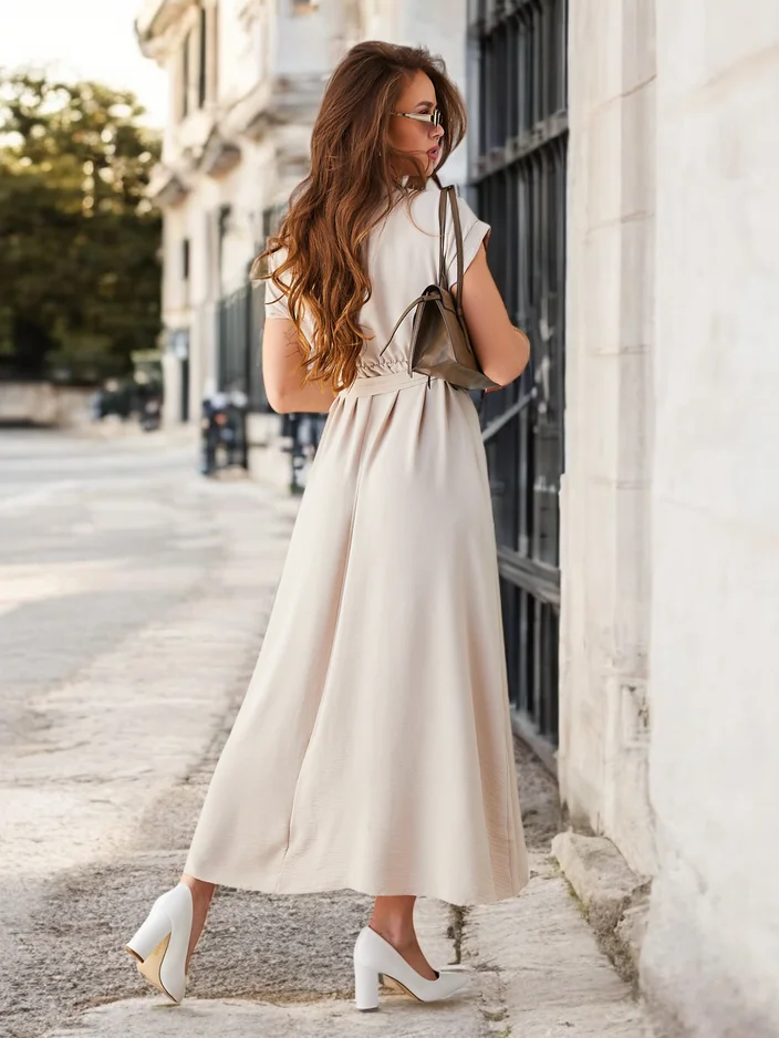 Robe midi Royalfashion pour femmes avec un décolleté enroulé, des manches courtes et une ceinture