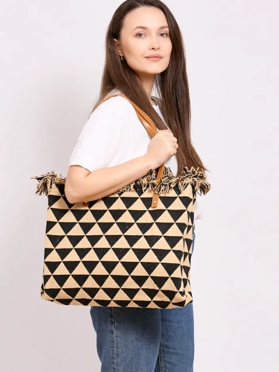 Sac besace tressé marron sur chaîne dorée - Sacs à main