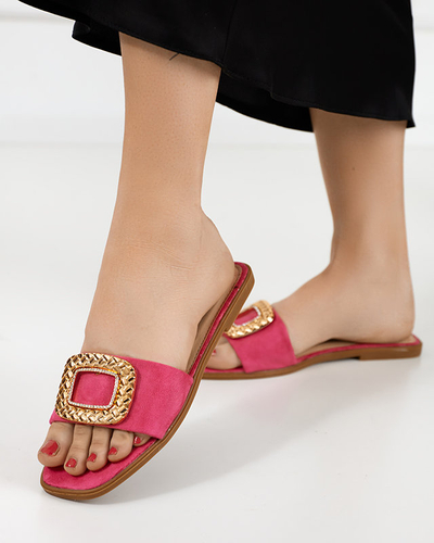 OUTLET Chaussons femme en daim écologique fuchsia avec une boucle dorée Lozi. Chaussure