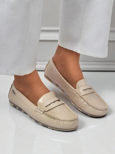 Mocassins pour femmes beiges Kallista - cuir écologique suédé premium