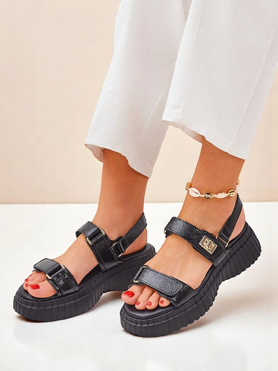 Sandales pour femmes Royalfashion sur une épaisse semelle Aganda