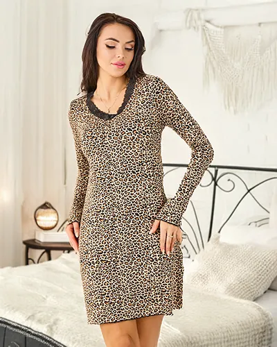 Chemise de nuit Royalfashion avec imprimé panthère