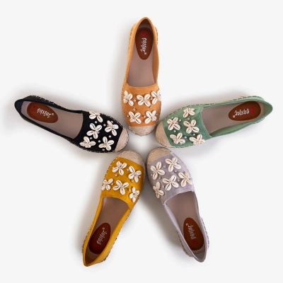 OUTLET Espadrilles jaunes pour femmes avec décorations Izira - Chaussures