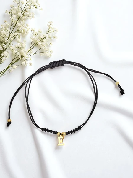 Bracelet pour femme avec la lettre E