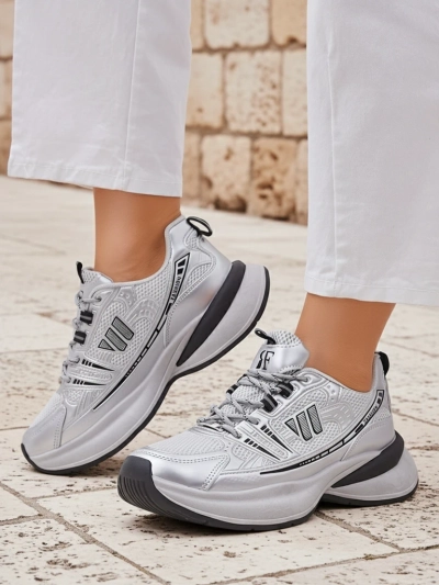Sneakers sportives Royalfashion pour femmes sur une semelle plus épaisse Roality