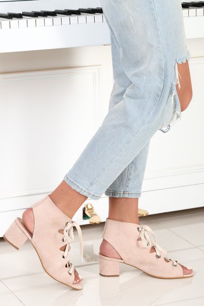 Beżowe sandały z cholewkami - Obuwie