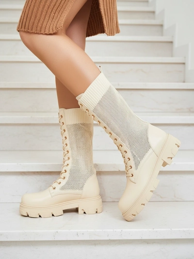 Royalfashion Bottes ajourées à lacets crème pour femme Buhomias