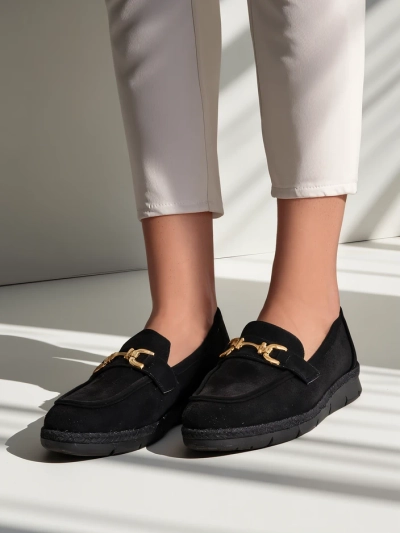 Chaussures slip-on Royalfashion pour femmes avec un bout décoratif