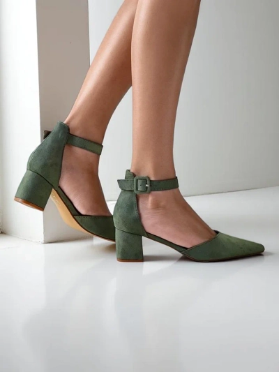 Royalfashion Escarpins à petits talons pour femmes Celle