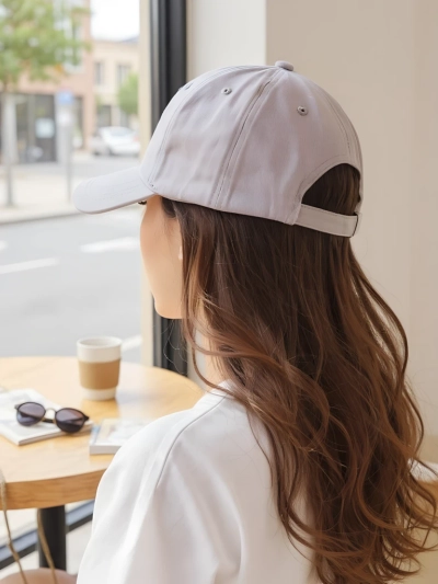 Royalfashion Casquette de rue Mila avec visière
