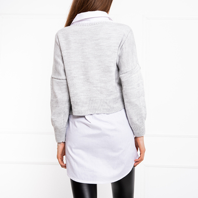 Pull femme gris avec chemise blanche - Vêtements
