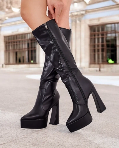 Bottes pour femmes Royalfashion sur un talon et une plateforme Esilopo