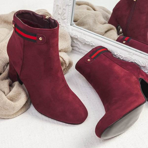 Bordowe botki na słupku Hilevier - Obuwie