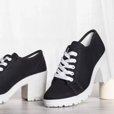 OUTLET Chaussures de sport noires sur un montant supérieur Grazenea - Chaussures